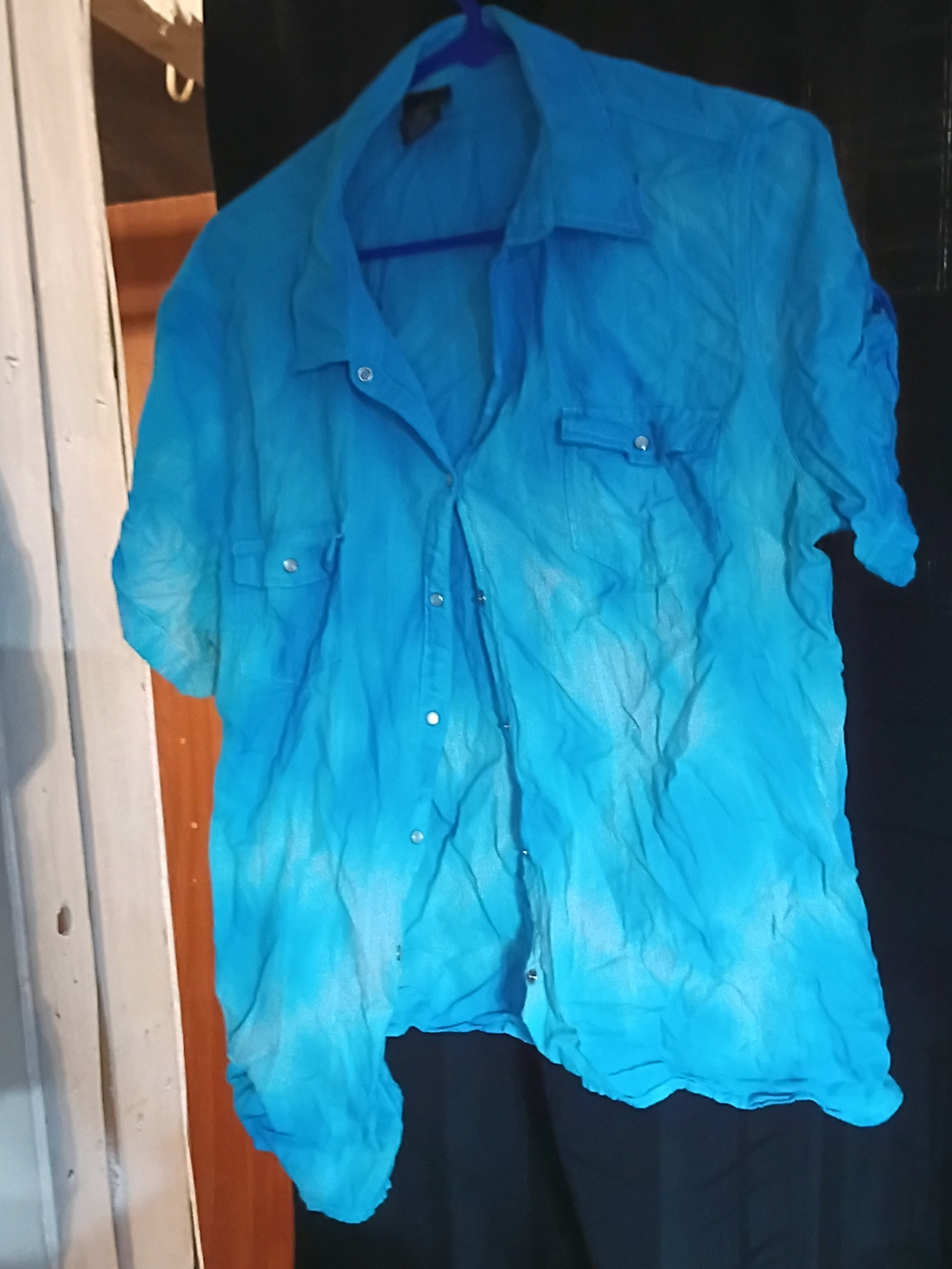 Womanss Button UpShort-Sleeve Shirt Jacket in Bright Turquoise